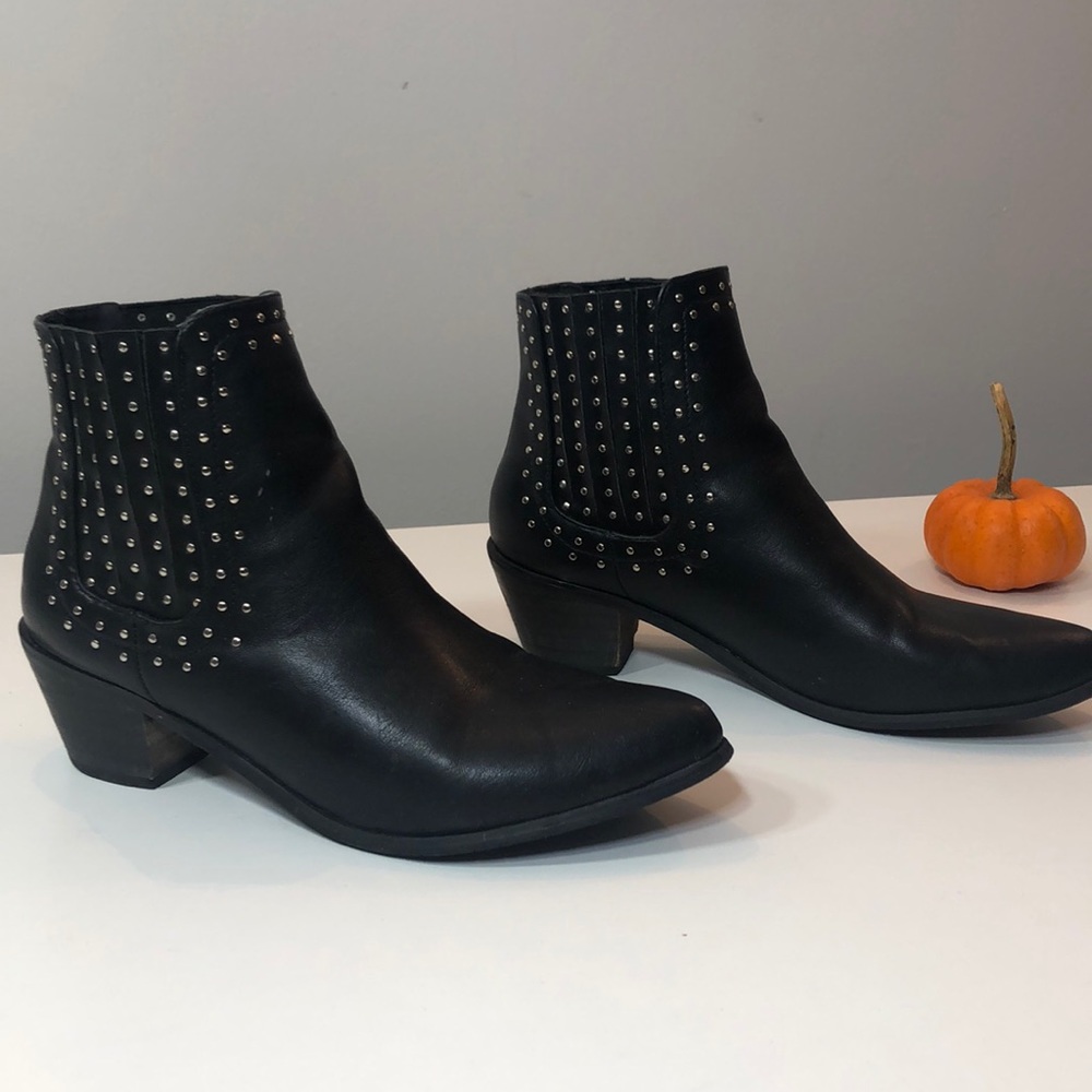 Black boots